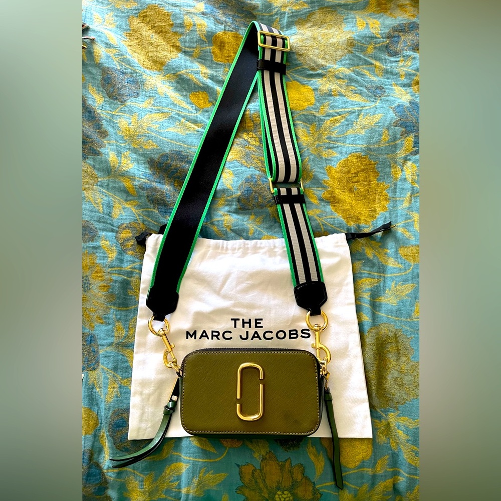 MARC JACOBS The SNAPSHOT SMALL CAMERA BAG